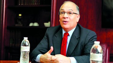 Procurador Rigoberto González quiere saber si puede investigar a jefa del Ministerio Público