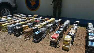 Se incautan 971 bultos de presunta droga en playa La Pacora