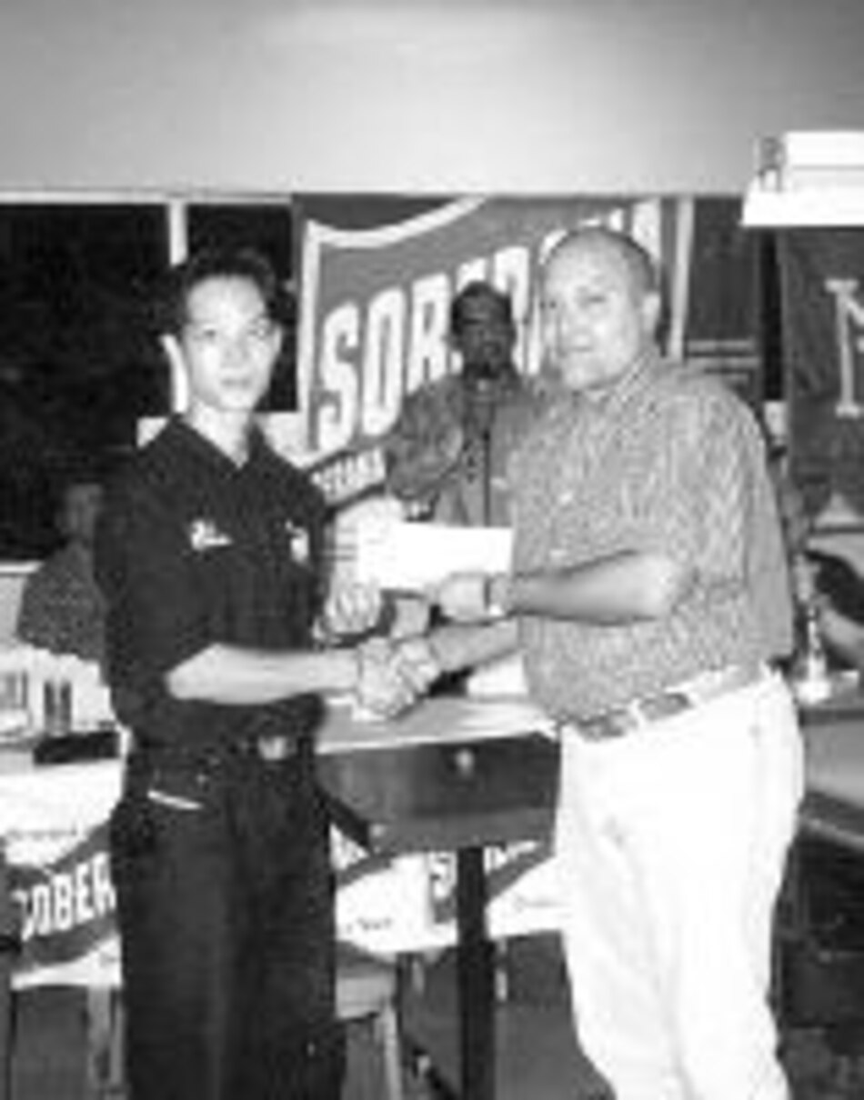 Fung Chai gana torneo de billar