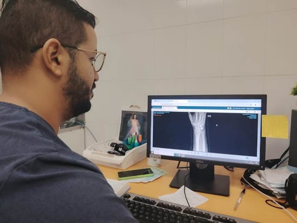 Fiestas de fin de año: aumentan las fracturas en adultos mayores por accidentes domésticos