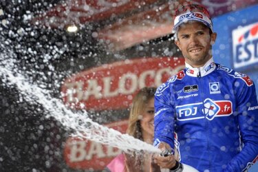 Bouhanni gana décima etapa del Giro; Evans es líder