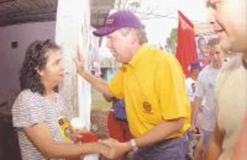 Alemán, entre besos y lodo