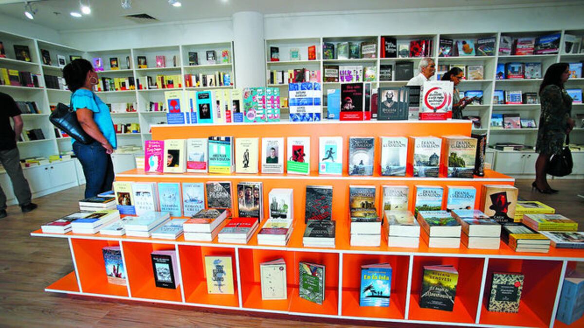 La librería funcionará de martes a domingo de 10:00 a.m. a 7:00 p.m. Los lunes permanecerá cerrada.