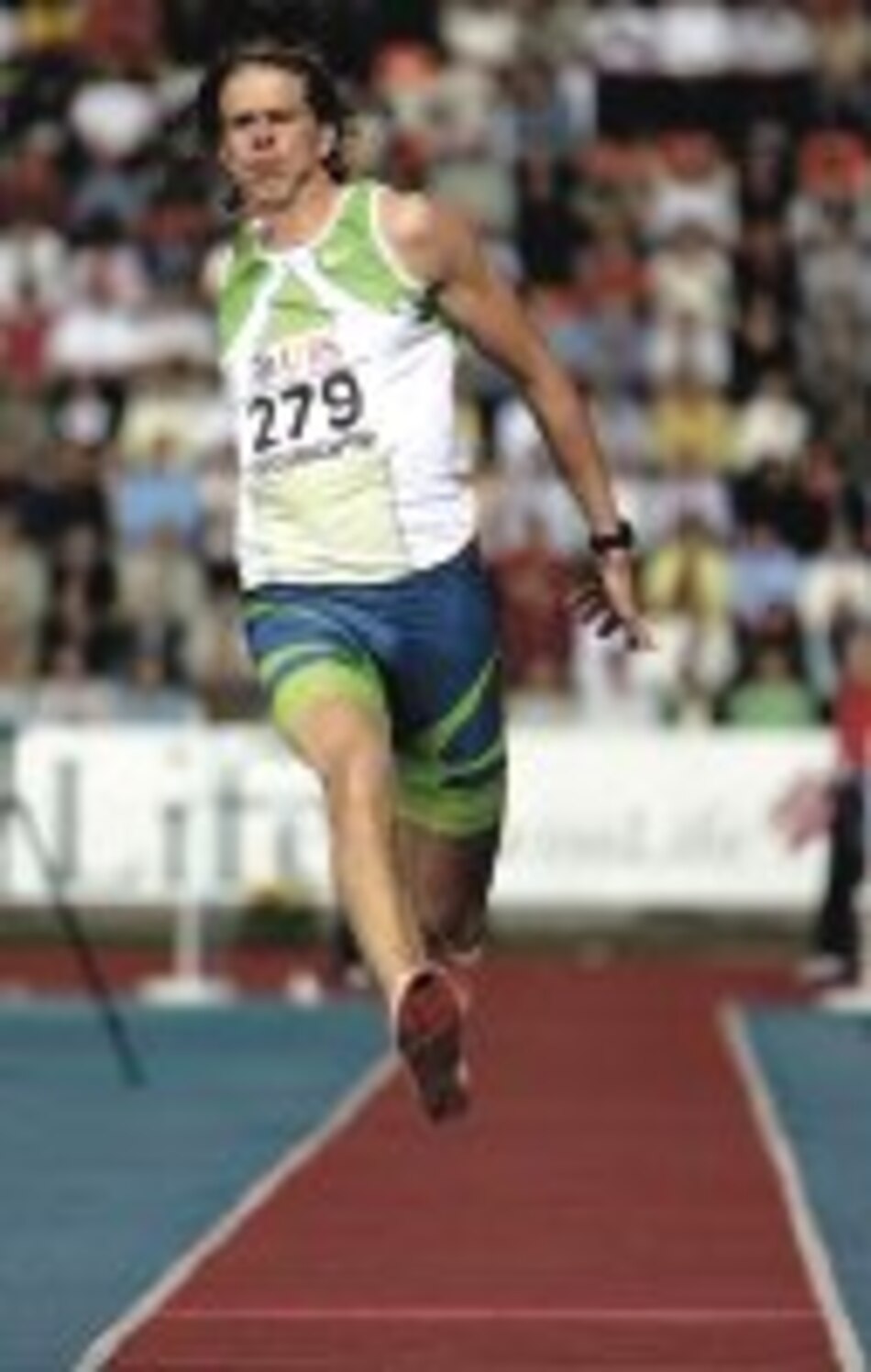 Olsson se lesiona la rodilla