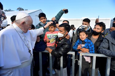 Unión Europea defiende su política migratoria tras las críticas del papa Francisco