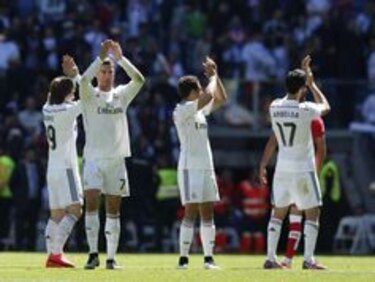 Real Madrid golea al Granada con cinco goles de Ronaldo y presiona al Barça