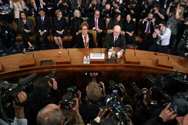 Exembajadora de Estados Unidos en Ucrania testifica en audiencia crucial contra Trump