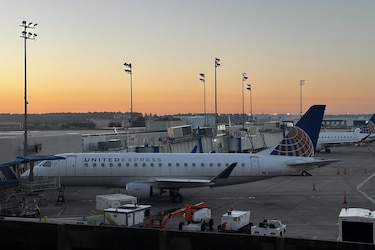 Más de 800 vuelos cancelados en Estados Unidos en ‘inédita’ reducción de tráfico por cierre federal