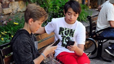"Iremos más allá que cualquier otro país": Reino Unido anuncia la prohibición de redes sociales para menores de 16 años