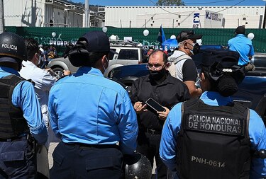 Médicos hondureños denuncian que están muriendo ante mal manejo de la pandemia por el gobierno