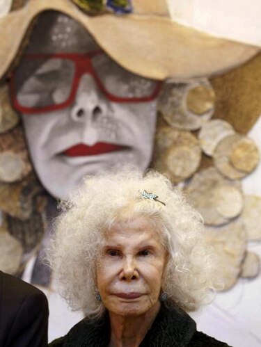 La duquesa de Alba hospitalizada en España por una neumonía