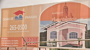 Domingo gris en urbanización Plaza Valencia