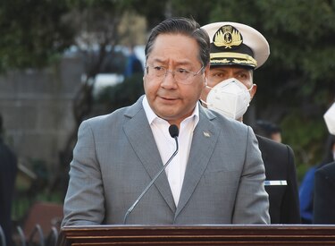 Bolivia inicia la transición al sistema estatal de pensiones