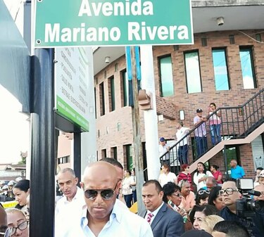 Avenida que conduce a Puerto Caimito lleva el nombre de Mariano Rivera