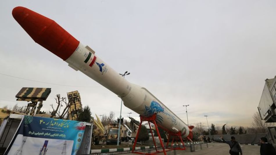 Irán realiza con 'éxito' prueba de misil de crucero de largo alcance