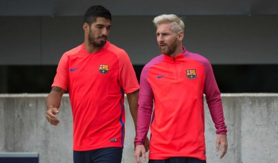 Messi se une a los entrenamientos del Barcelona con su nuevo 'look'