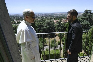 Cómo es Castel Gandolfo, el palacio de verano de los papas que es más grande que el Vaticano y que León XIV ha vuelto a usar para vacacionar