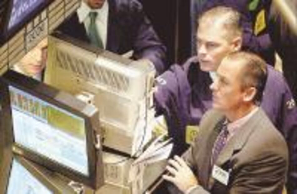 Pagarés del Tesoro de EU bajan por situación económica