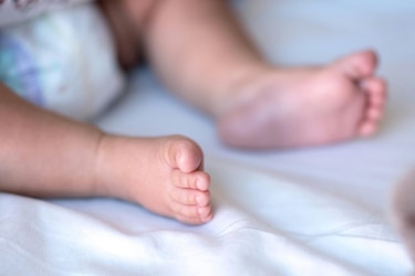 Trasladan a bebé víctima de abuso para atención especializada