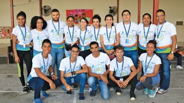 Jóvenes en el Movimiento Escuela de La Paz con patrocinio de Celsia