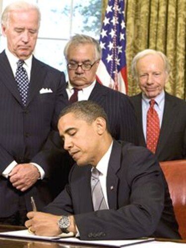Gobierno de Obama busca amplias reformas regulatorias
