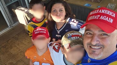 La madre trumpista detenida en un centro para indocumentados que mantiene su apoyo a las deportaciones del presidente de Estados Unidos