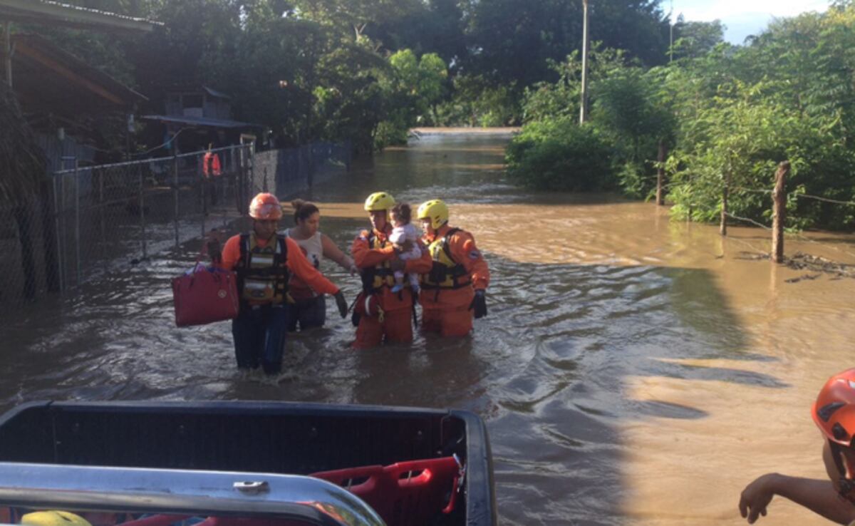 Un total de 3 mil 520 personas resultan afectadas por inundaciones