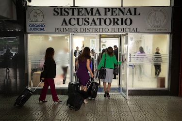 Caso Pase-U: imputan cargos y aplican medida cautelar de notificación periódica a comerciante