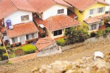 Residentes de Villas de Vizcaya temen salir al patio