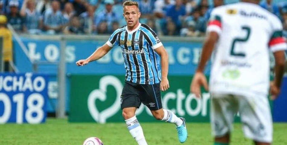 Barcelona acuerda opción de compra sobre Arthur por $36.9 millones