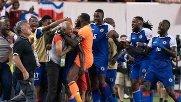 Haití derrota a Costa Rica 2-1 y es ganadora del grupo B