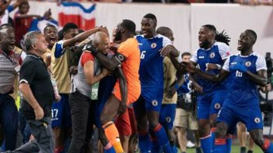 Haití derrota a Costa Rica 2-1 y es ganadora del grupo B
