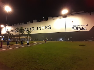 Canal de Panamá registra el tránsito del portavehículos más grande del mundo