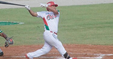 El santeño Carlos Luna trabaja para conseguir otra oportunidad