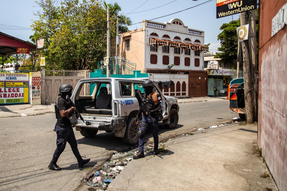 La Policía y las bandas libran intensos combates en el centro de la capital de Haití