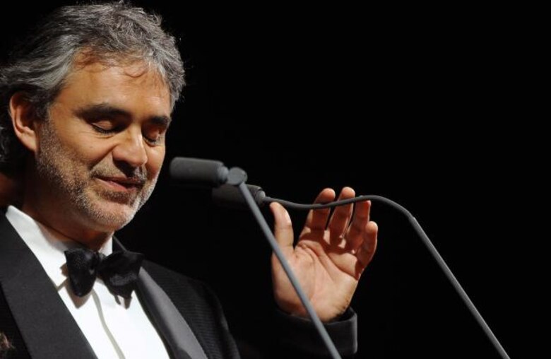 Andrea Bocelli y Karol G se unen en una nueva versión de ‘Vivo por ella’