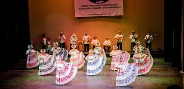 IV Festival Nacional de Danzas Folclóricas