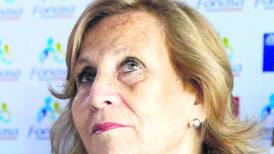 Renuncia ministra de Salud por hablar de abortos