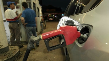 Gasolina de 95 octanos bajará 6 centavos el galón
