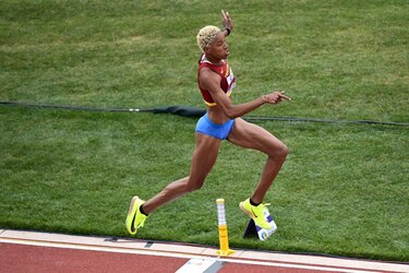 La venezolana Yulimar Rojas sufre más de lo previsto para lograr la victoria
