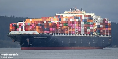 Más barcos cruzan el Canal de Panamá, mientras que reportan subastas por $4 millones