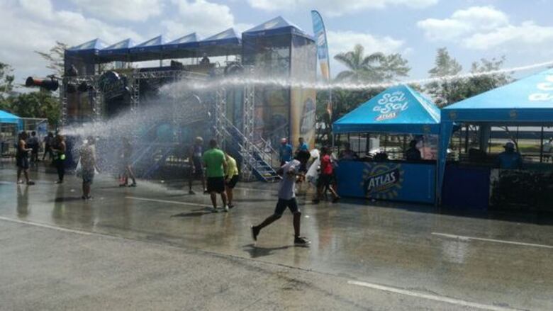 Domingo de Carnaval en la cinta costera