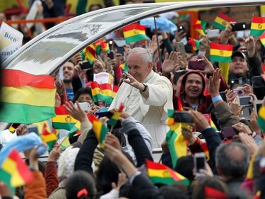 Papa Francisco llama a luchar contra lógica del consumismo