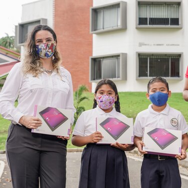 25 años de la Fundación Sus Buenos Vecinos