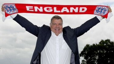 Escándalo por grabación deja a la selección inglesa sin técnico