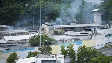 Sube a 47 cifra de muertos tras motín en cárcel de Venezuela