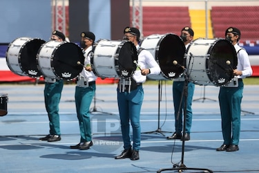 Con una exhibición de bandas de música rinden honores a la Patria en el Rommel Fernández