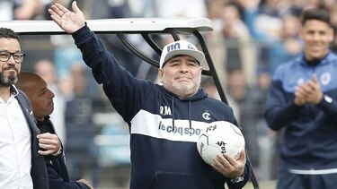 Maradona promete dejar la vida para salvar a Gimnasia