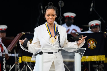 Rihanna fue nombrada héroe nacional por la nueva república de Barbados 