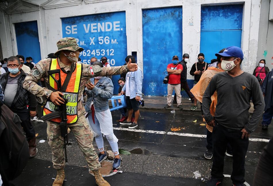 Más de 200 policías muertos y 15,000 contagiados con Covid-19 en Perú
